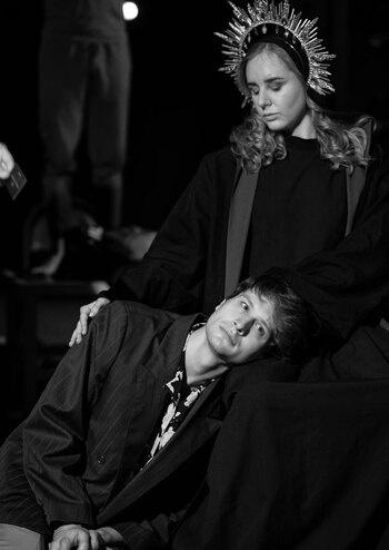 Величне століття. Веселе